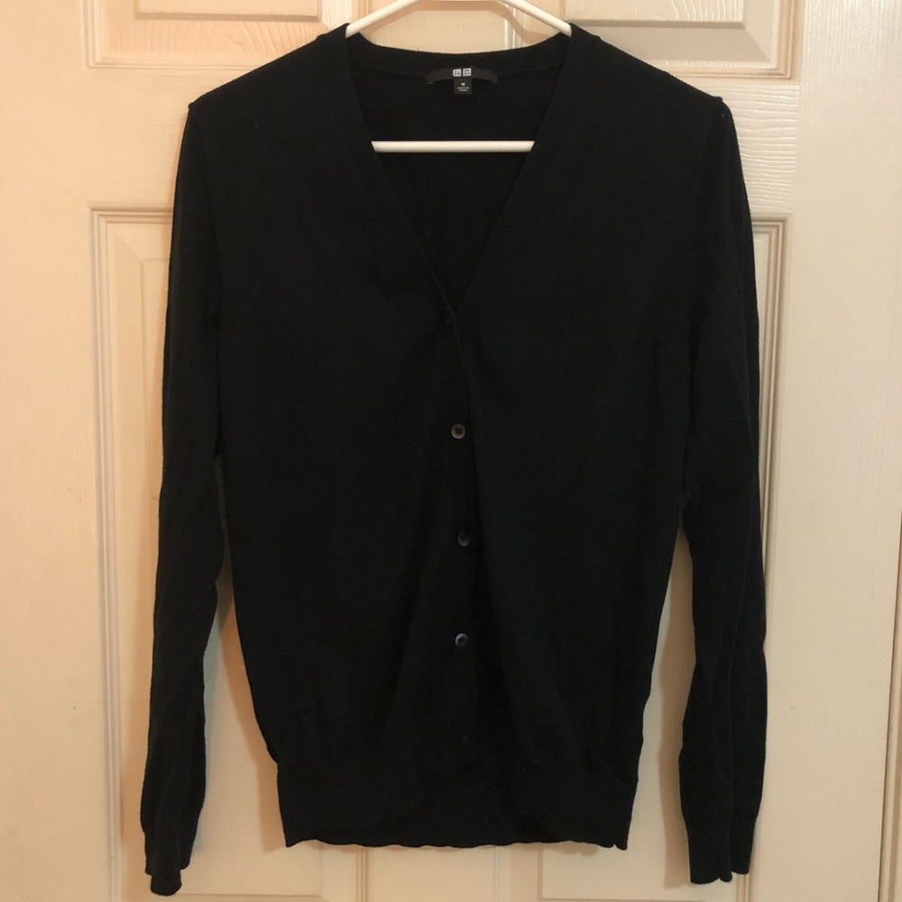 Uniqlo black v-neck cardigan - M